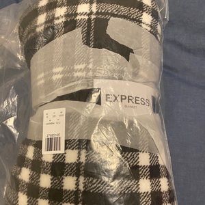 Express cozy plaid blanket